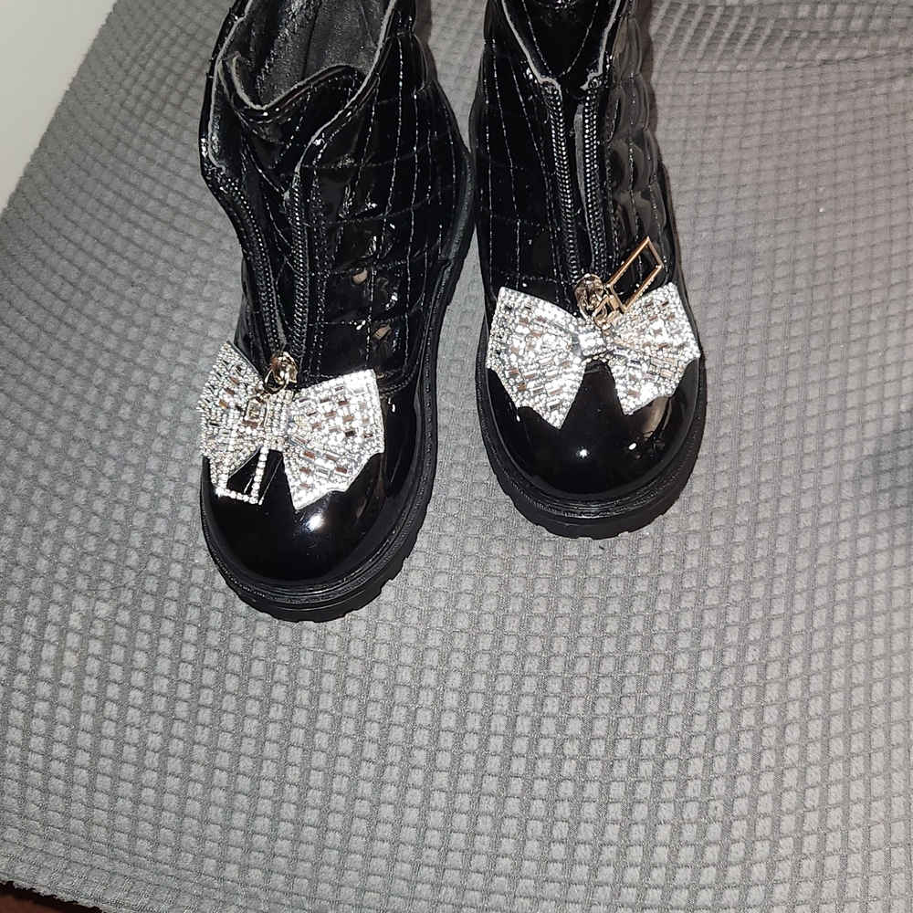 Stylish Black Kids Boots with Glitter Bow